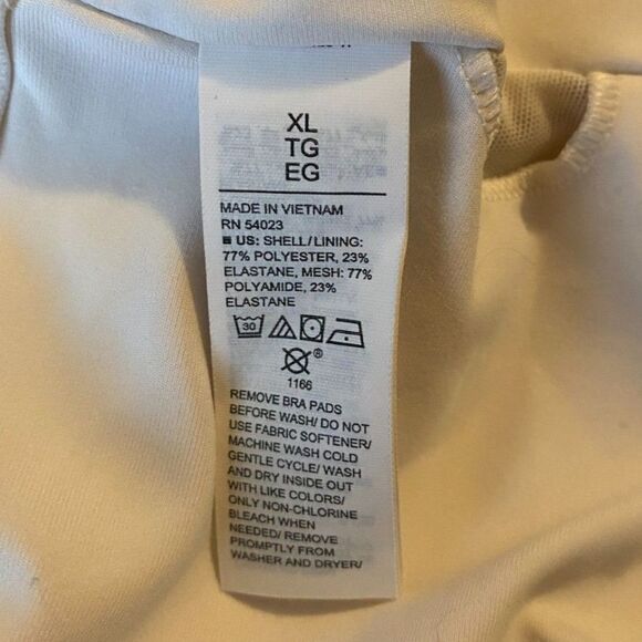 Old Navy Active Powersoft Cropped Built in Bra Women Size XL - Picture 6 of 6